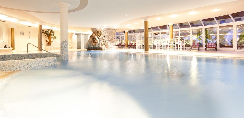 Hotel Schneeberg Family Spa Resort Риданна Экстерьер фото