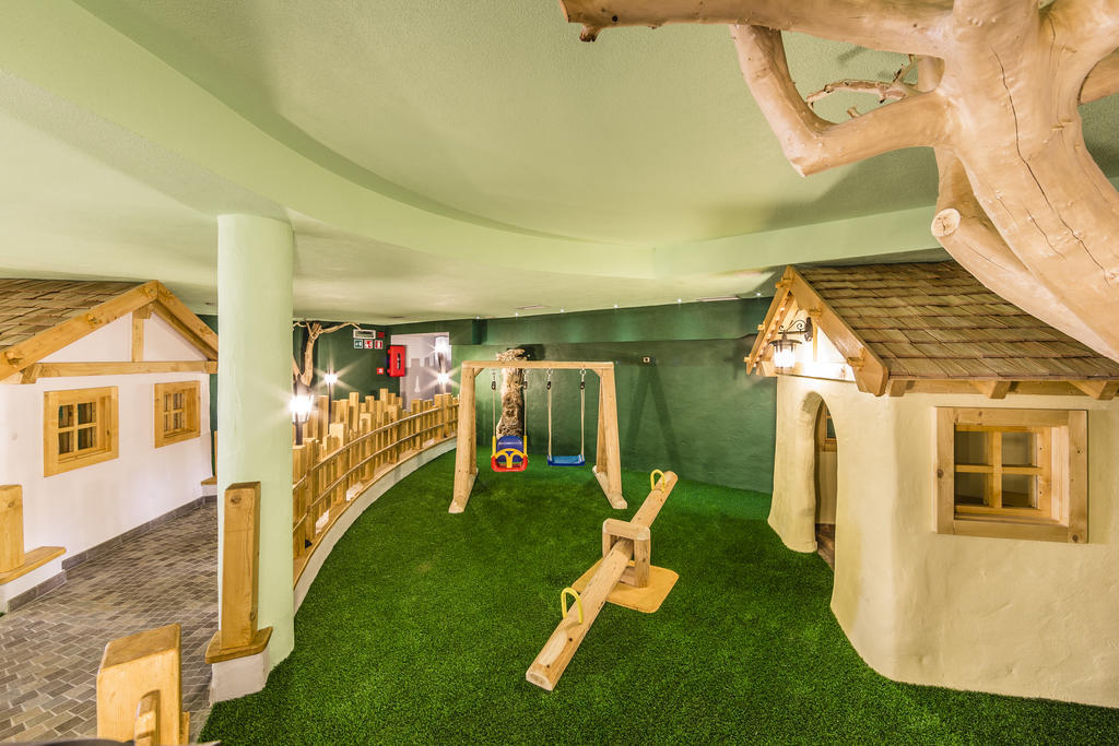 Hotel Schneeberg Family Spa Resort Риданна Экстерьер фото