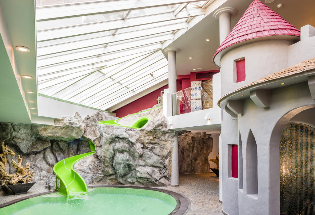 Hotel Schneeberg Family Spa Resort Риданна Экстерьер фото